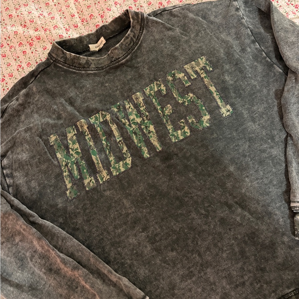 Gray 'Midwest' Graphic Sweatshirt from Buckle